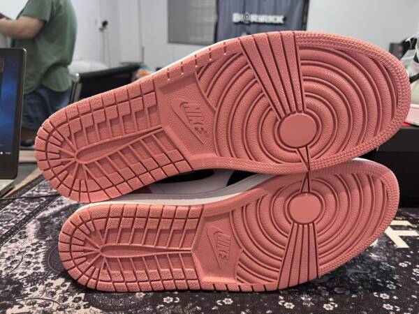 Nike Air Jordan 1 Retro High Rust Pink - Imagem 10