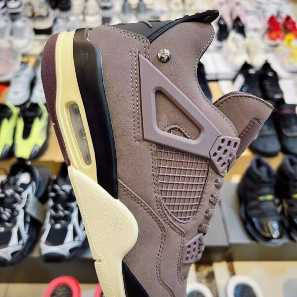 Nike Air Jordan 4 Retro - Imagem 3