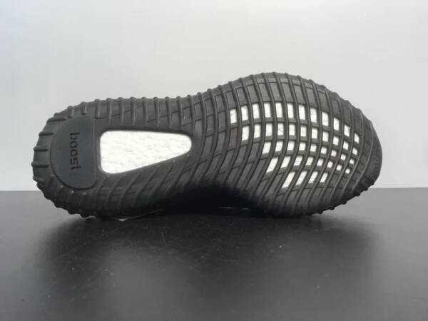 Adidas Yeezy Boost 350 V2 Oreo - Imagem 5