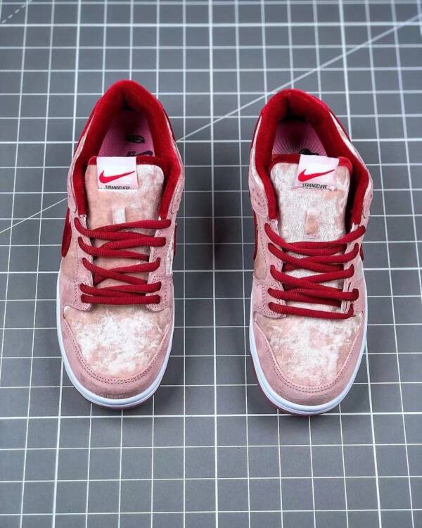 Strangelove x Nike SB Dunk Low Pro QS - Imagem 2