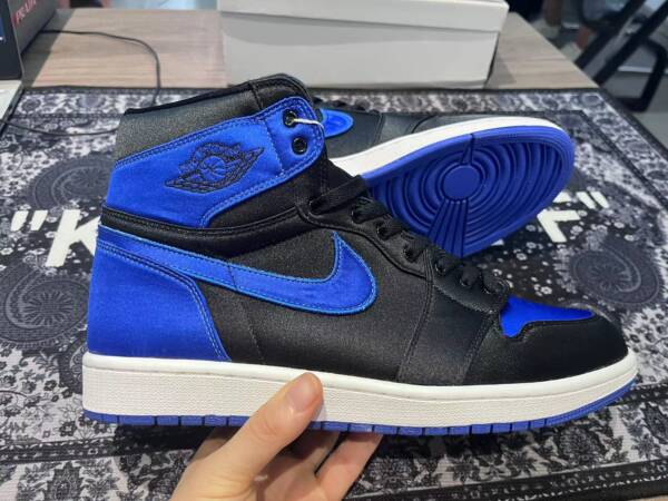 Nike Air Jordan 1 Retro Satin Royal - Imagem 6