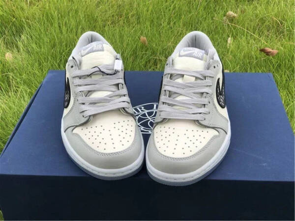 Nike Jordan 1 Retro Low Dior - Imagem 3