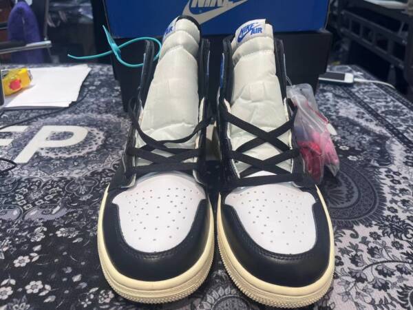 Nike Air Jordan 1 Retro High - Travis Scott - Imagem 5