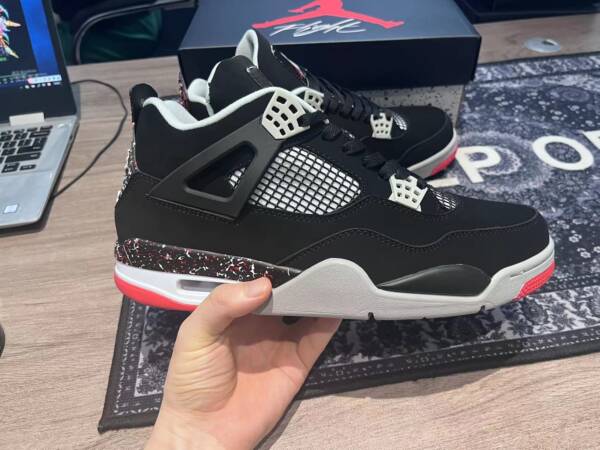 Nike Air Jordan 4 Retro Bred - Imagem 2