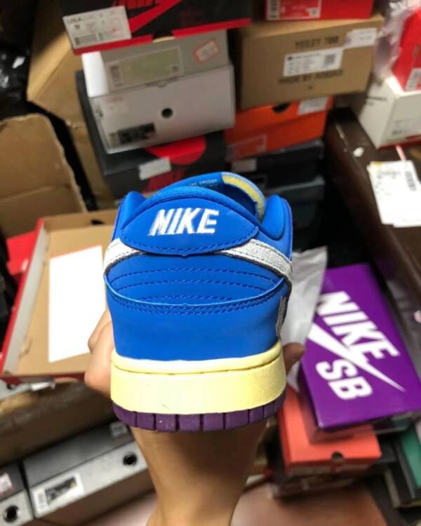 Undefeated x Nike Dunk Low SP "5 On It" - Imagem 6