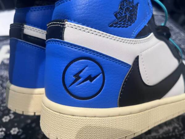 Nike Air Jordan 1 Retro High - Travis Scott - Imagem 6