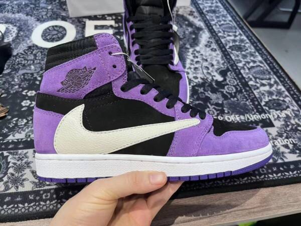 Travis Scott x Air Jordan 1 Retro High - Imagem 4