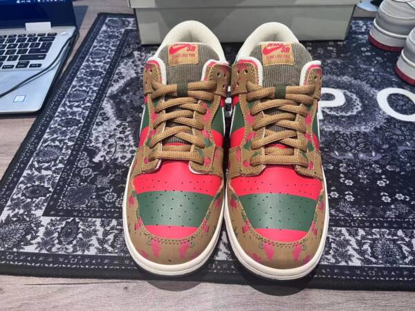Nike Dunk SB Low Freddy Krueger - Imagem 2