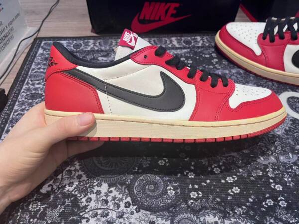 Nike Air Jordan 1 Retro Low "Chicago" - Imagem 5