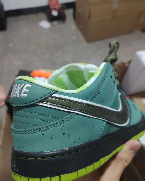 Concepts x Nike SB Dunk Low Green Lobster - Imagem 3