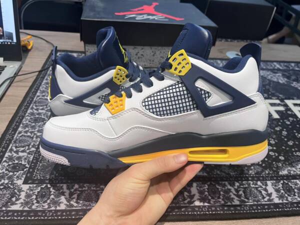 Nike Air Jordan 4 Retro Cal/Marquette - Imagem 3