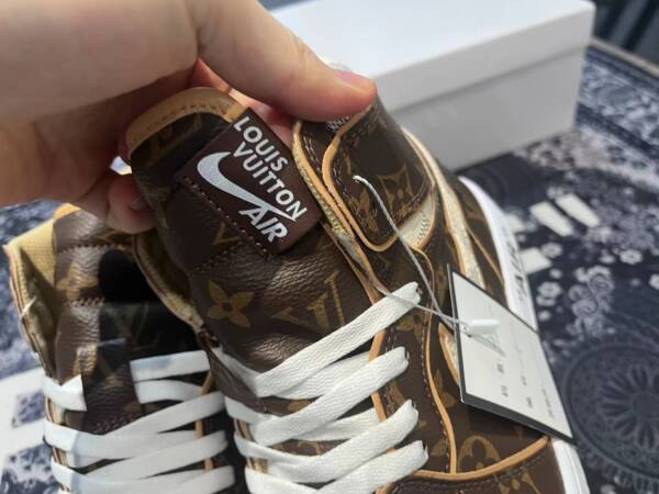 Louis Vuitton x Nike Air Jordan 1 High - Imagem 4