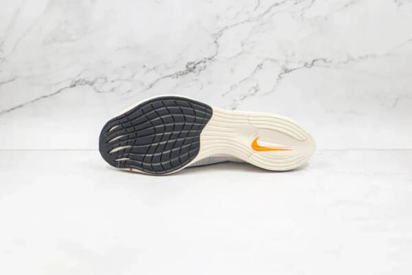 Nike ZoomX Vaporfly Next% 2 White Black - Imagem 5