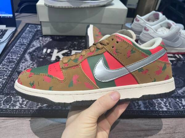 Nike Dunk SB Low Freddy Krueger - Imagem 4
