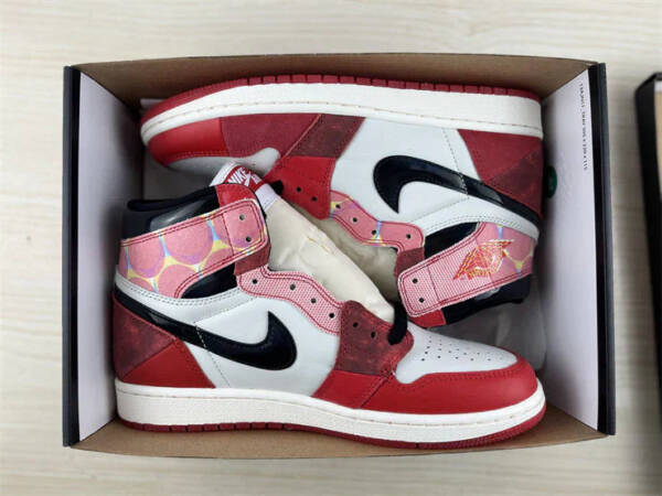 Jordan 1 High Spider Man Across The Spider Verse - Imagem 7