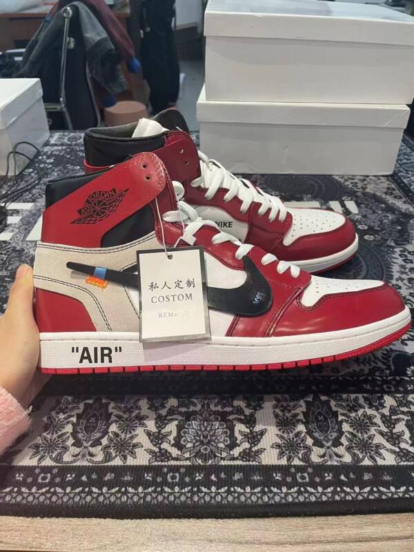 Off-White x Nike Air Jordan 1 - Imagem 2