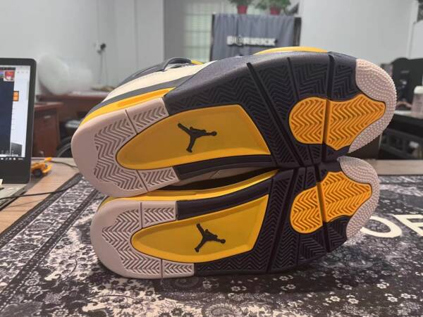 Nike Air Jordan 4 Retro Cal/Marquette - Imagem 5