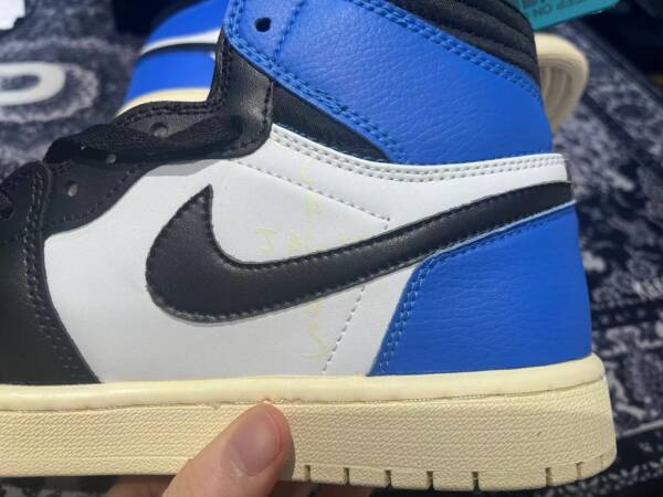 Nike Air Jordan 1 Retro High - Travis Scott - Imagem 7