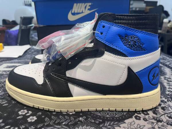 Nike Air Jordan 1 Retro High - Travis Scott - Imagem 8