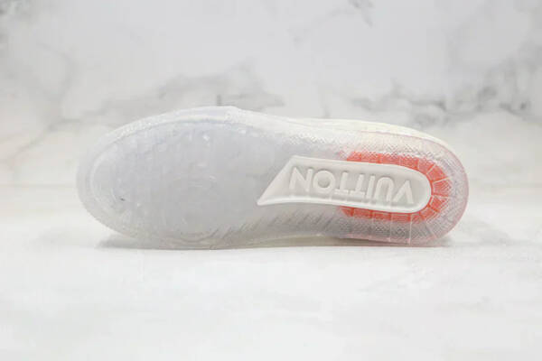 Louis Vuitton Trainer Sneaker Transparent - Imagem 5