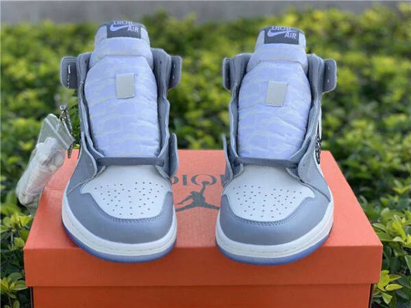 Nike Jordan 1 Retro High Dior - Imagem 3