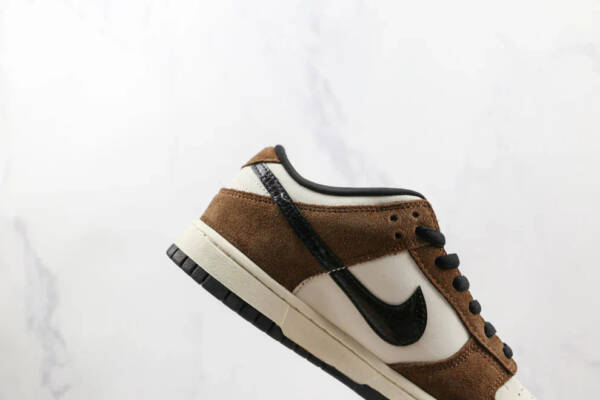 Nike SB Dunk Low White Black Trail End Brown - Imagem 5