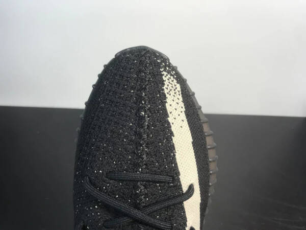 Adidas Yeezy Boost 350 V2 Oreo - Imagem 3