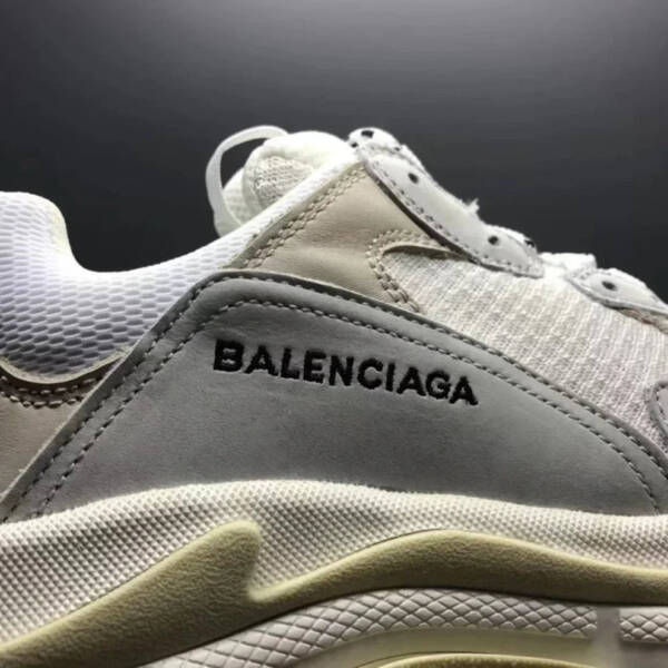 Balenciaga Triple S White - Imagem 4