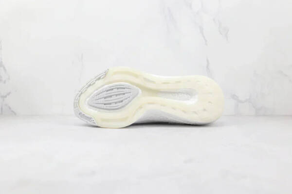 Adidas UltraBoost 22 Triple White - Imagem 5