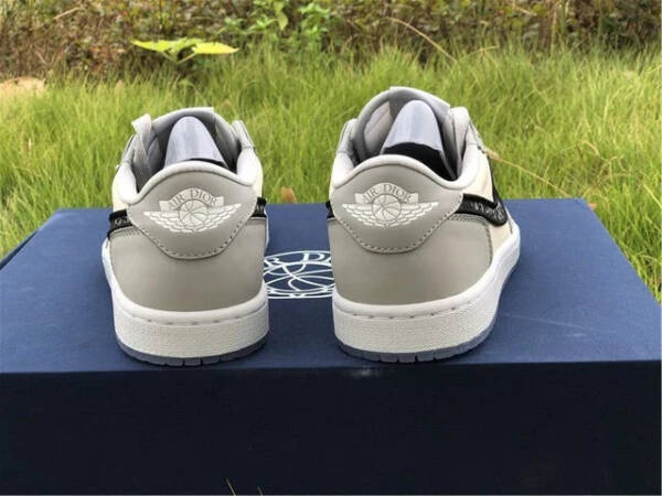 Nike Jordan 1 Retro Low Dior - Imagem 4