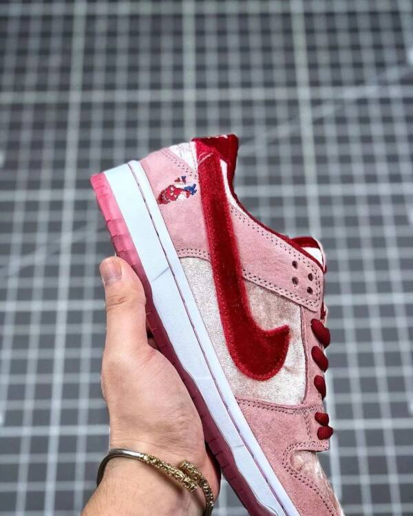 Strangelove x Nike SB Dunk Low Pro QS - Imagem 5