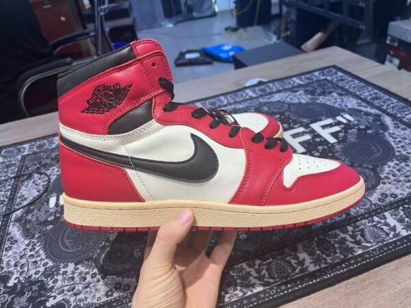 Nike Air Jordan 1 Retro Chicago - Imagem 8