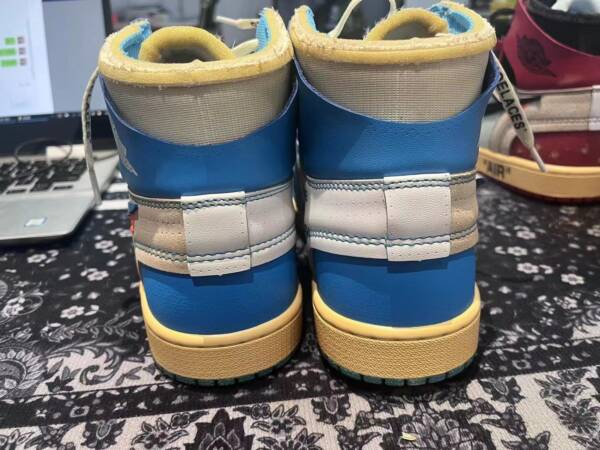 Off-White x Air Jordan 1 Retro High Blue - Imagem 4
