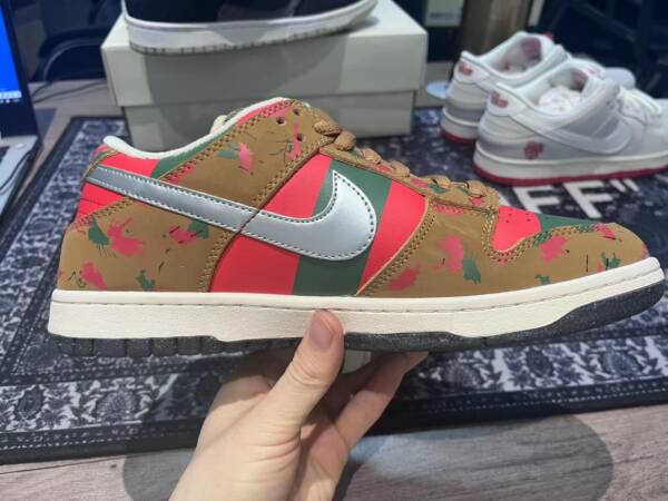 Nike Dunk SB Low Freddy Krueger - Imagem 3