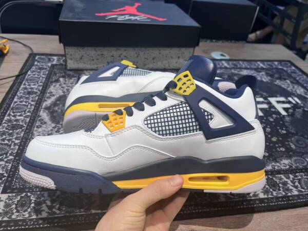 Nike Air Jordan 4 Retro Cal/Marquette - Imagem 10