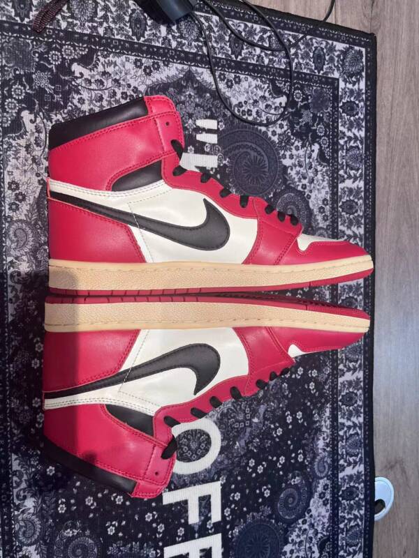 Nike Air Jordan 1 Retro Chicago - Imagem 3