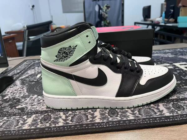 Nike Air Jordan 1 Retro High Lgloo - Imagem 6