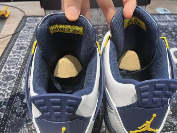 Nike Air Jordan 4 Retro Cal/Marquette - Imagem 11