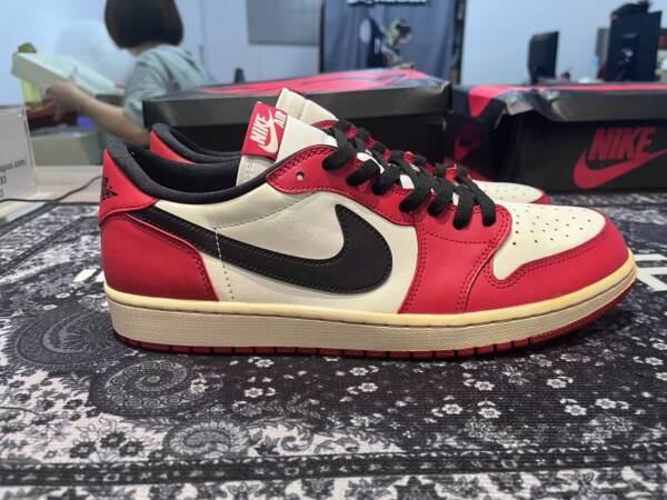 Nike Air Jordan 1 Retro Low "Chicago" - Imagem 7