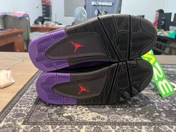 Nike Air Jordan 4 Retro "Purple" - Imagem 8