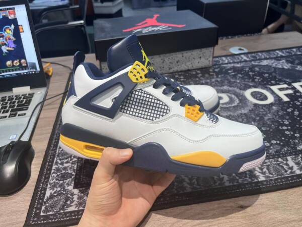 Nike Air Jordan 4 Retro Cal/Marquette - Imagem 9