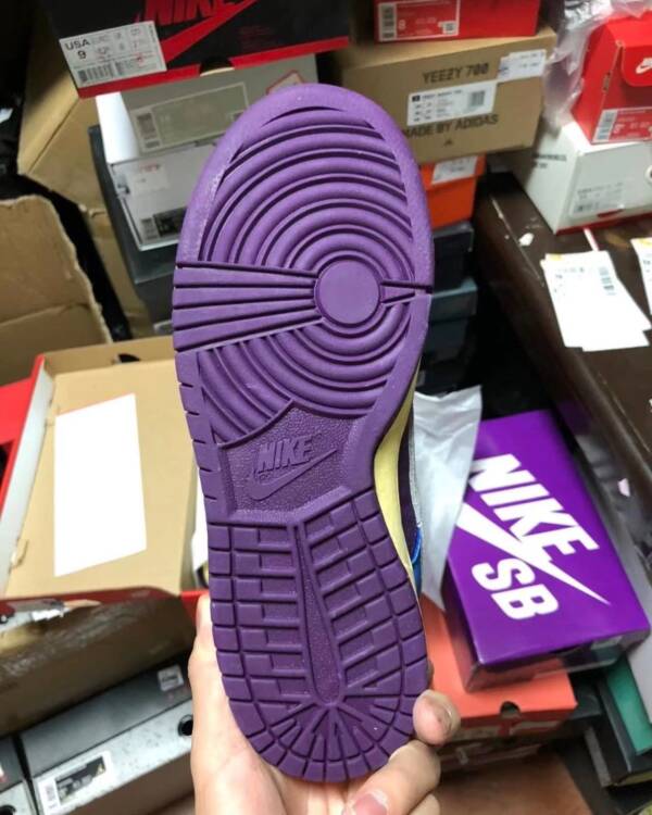 Undefeated x Nike Dunk Low SP "5 On It" - Imagem 5
