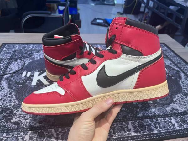 Nike Air Jordan 1 Retro Chicago - Imagem 4