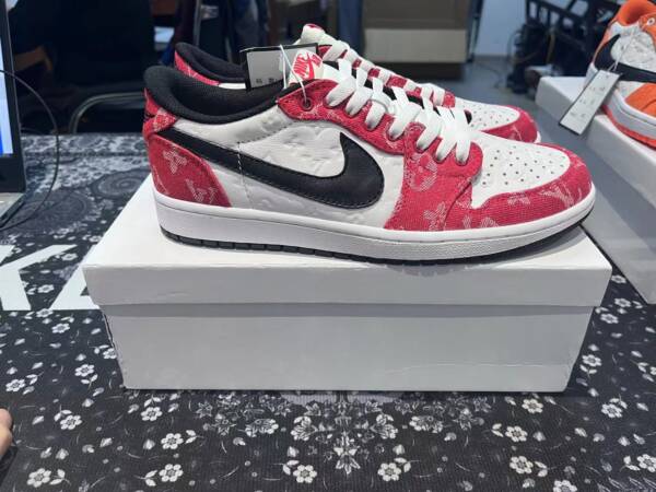 Louis Vuitton x Nike SB Dunk - Imagem 8