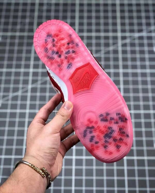 Strangelove x Nike SB Dunk Low Pro QS - Imagem 3