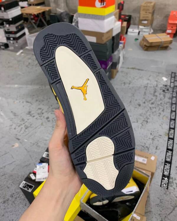 Air Jordan 4 Retro "Tour Yellow" - Imagem 6