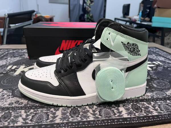 Nike Air Jordan 1 Retro High Lgloo - Imagem 8