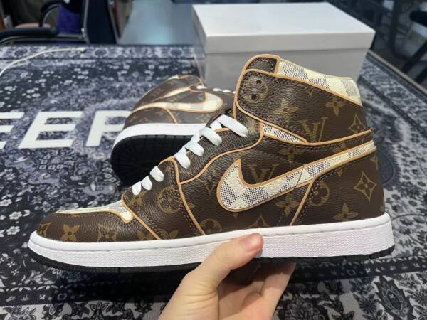 Louis Vuitton x Nike Air Jordan 1 High - Imagem 8