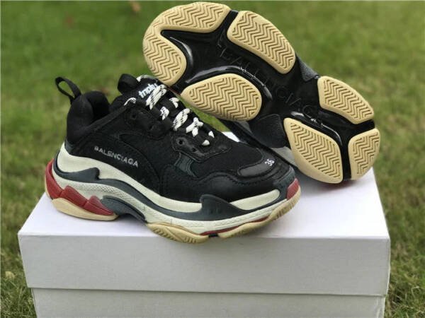 Balenciaga Triple S Black White Red - Imagem 3