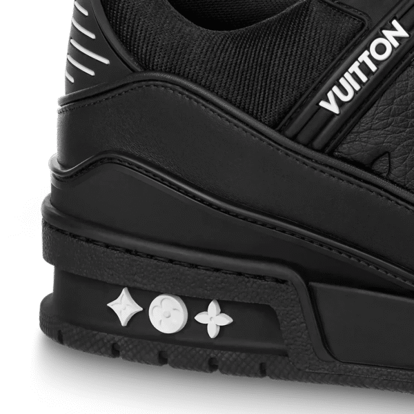 Louis Vuitton Trainer Black Embossed Monogram - Imagem 5